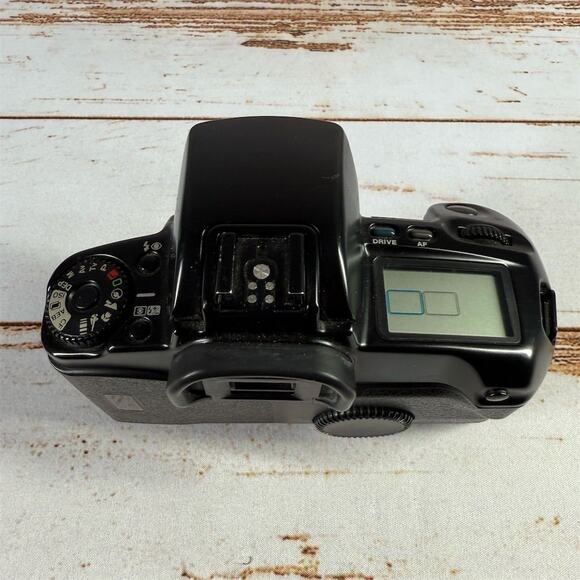 Canon EOS Elan 35mm SLR Film Camera Body Only Auto & Manual Focus - Picture 4 of 6